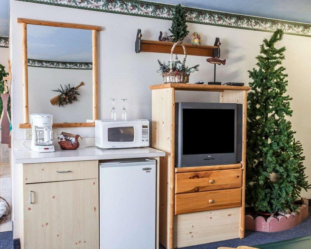 ロードウェイ イン アンド スイーツ スポケーン スポーケン 部屋 写真